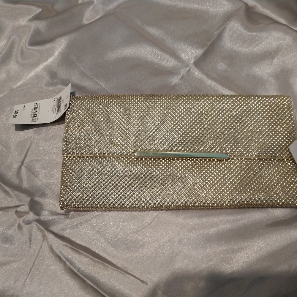 INC INTERNATIONAL CONCEPTS HETHER MESH CLUTCH GOLD